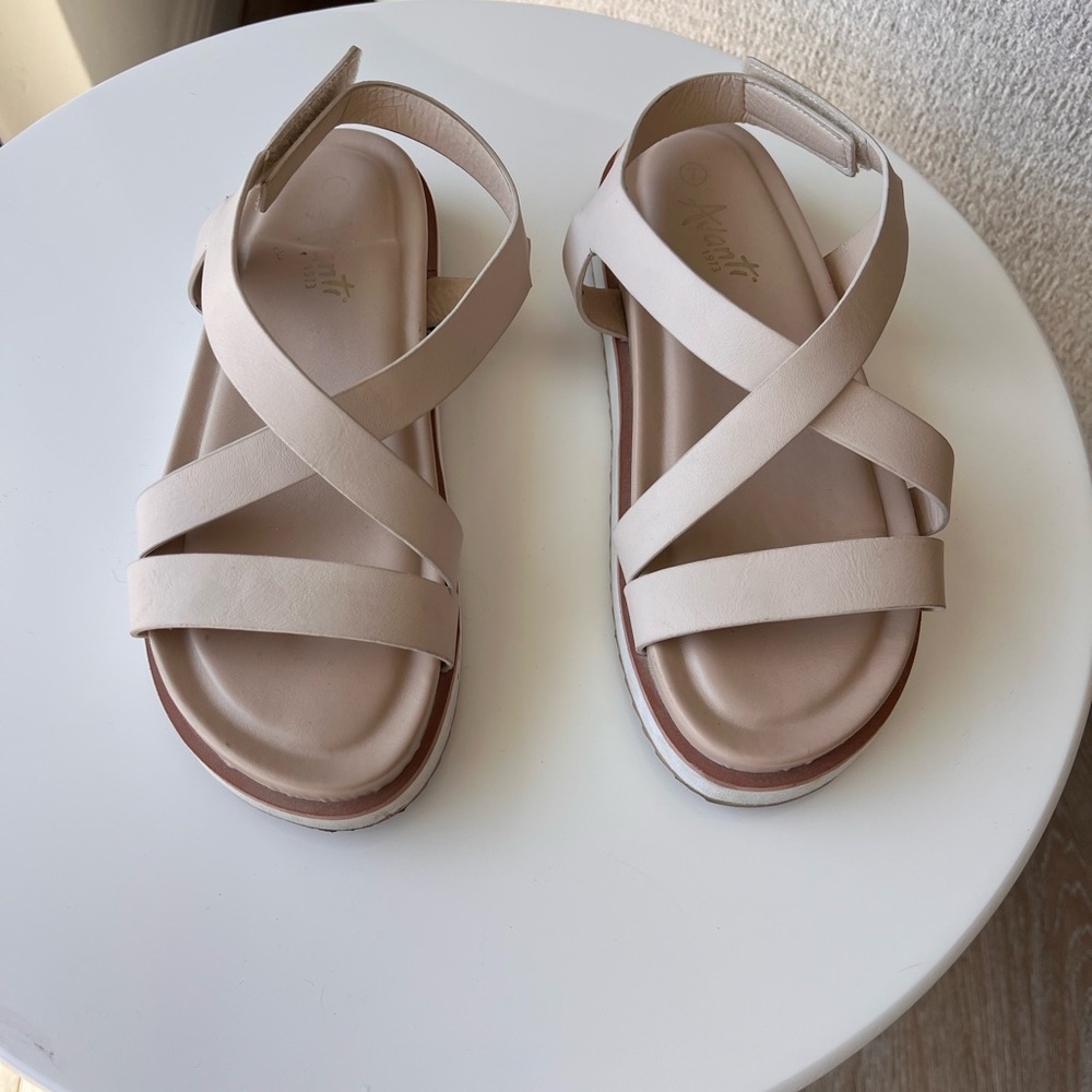 Avanti sandals  cream leather. Gently worn a few times